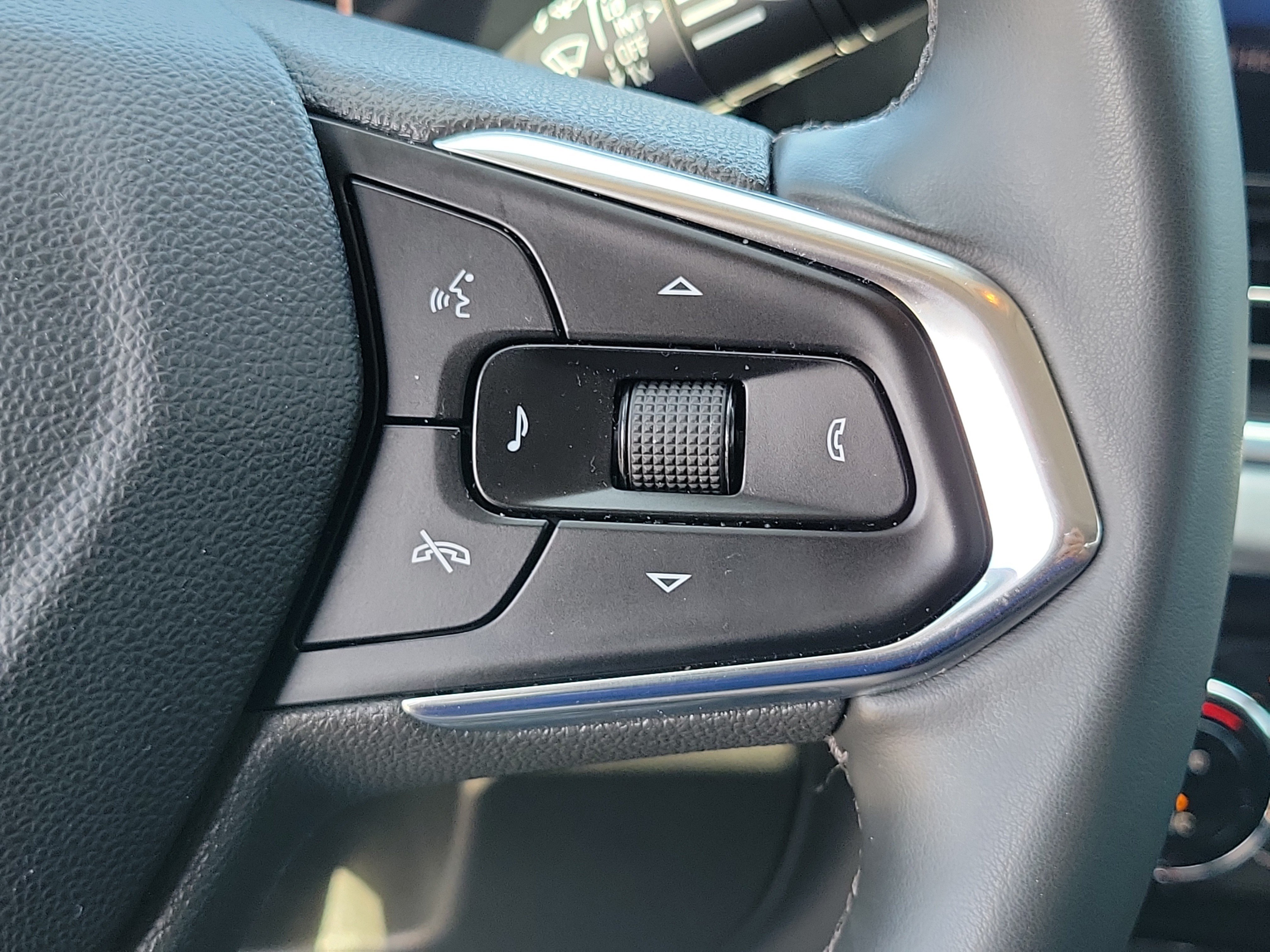 Used 2025  Chevrolet LT image 24