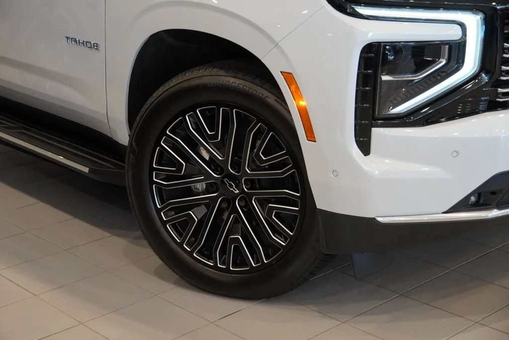 New 2026 Polar White Tricoat Chevrolet High Country image 9