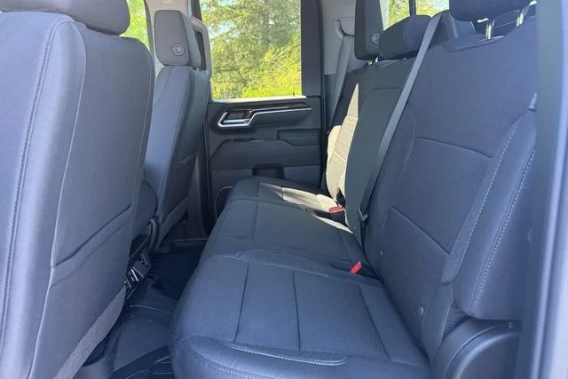 New 2026 Summit White GMC SLE image 27