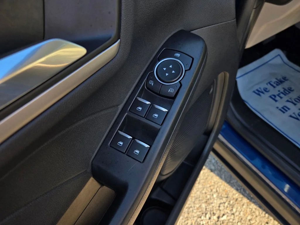 Used 2022 Blue Ford SEL image 14