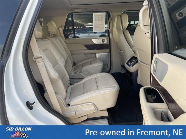 Used 2021 White Lincoln Reserve image 20