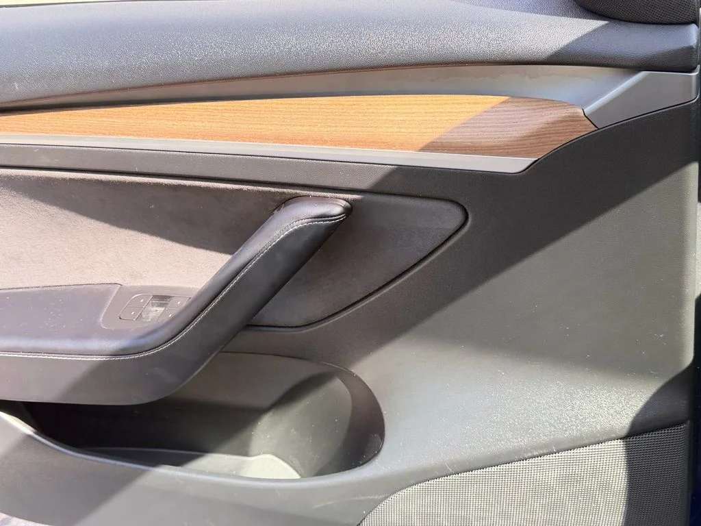 Used 2022  Tesla Long Range image 25