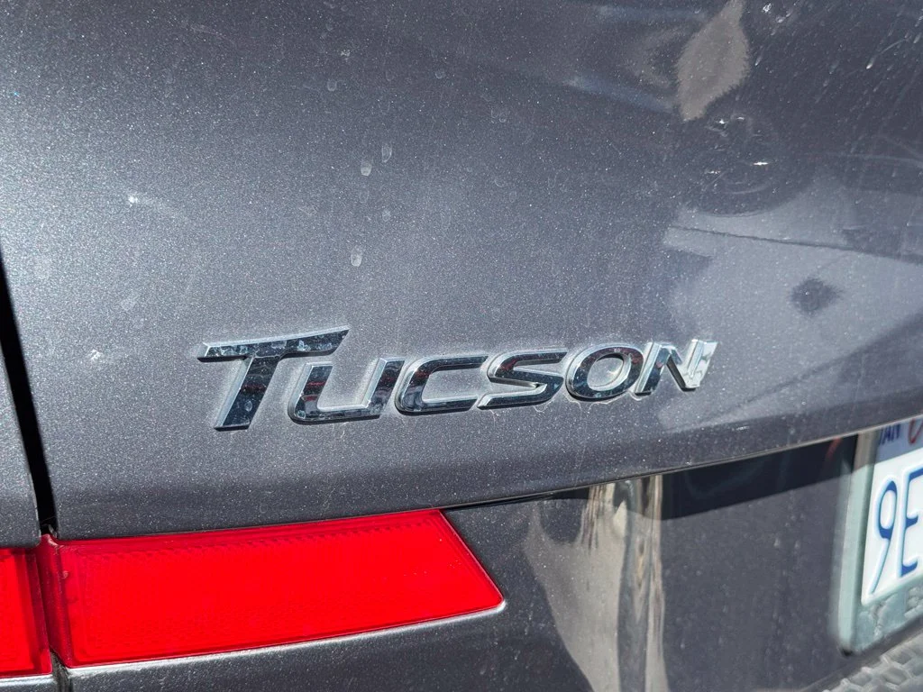 Used 2019 Gray Hyundai SE image 9