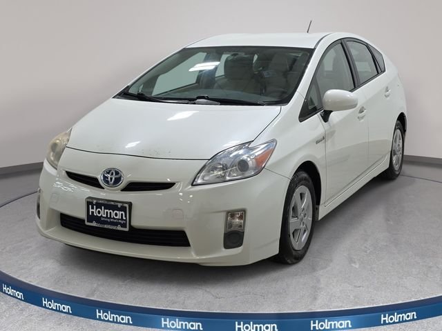 Used 2010 White Toyota II image 1