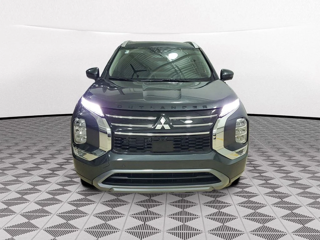 New 2026 Gray Mitsubishi SEL image 2