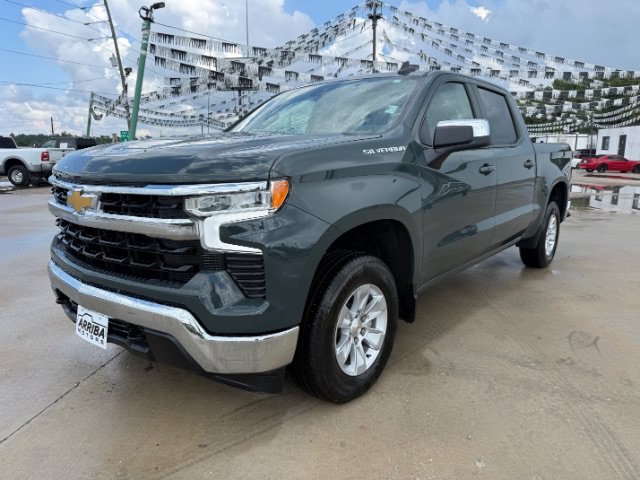 Used 2025 Cypress Gray Chevrolet LT image 1