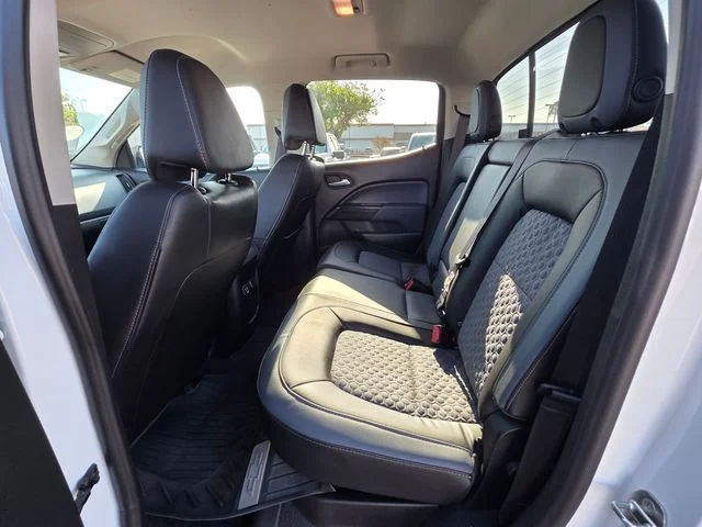 Used 2022 White Chevrolet Z71 image 13