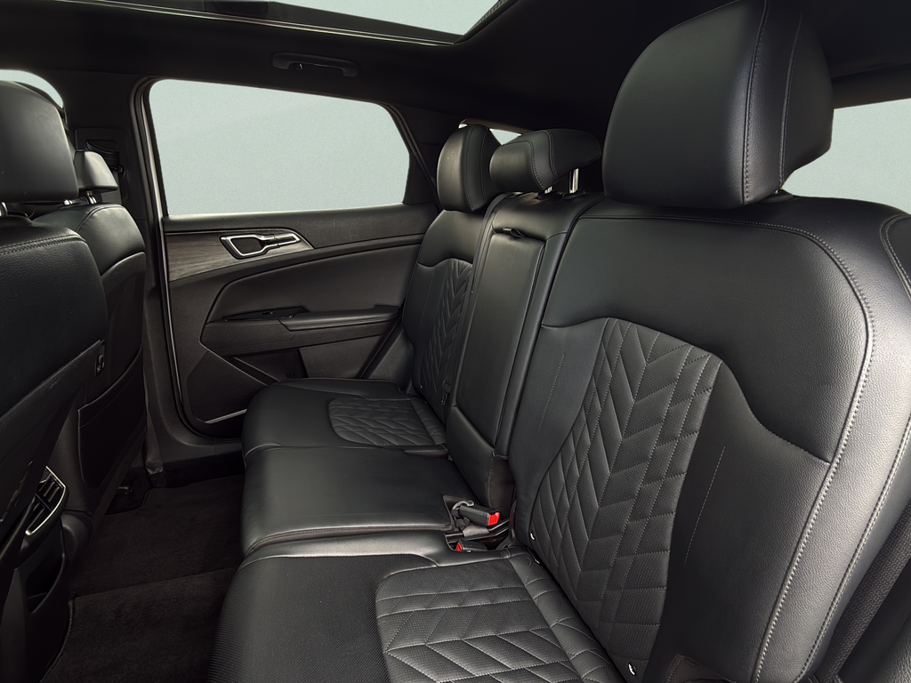 Used 2023 Glacial White Pearl Kia X-Line image 28