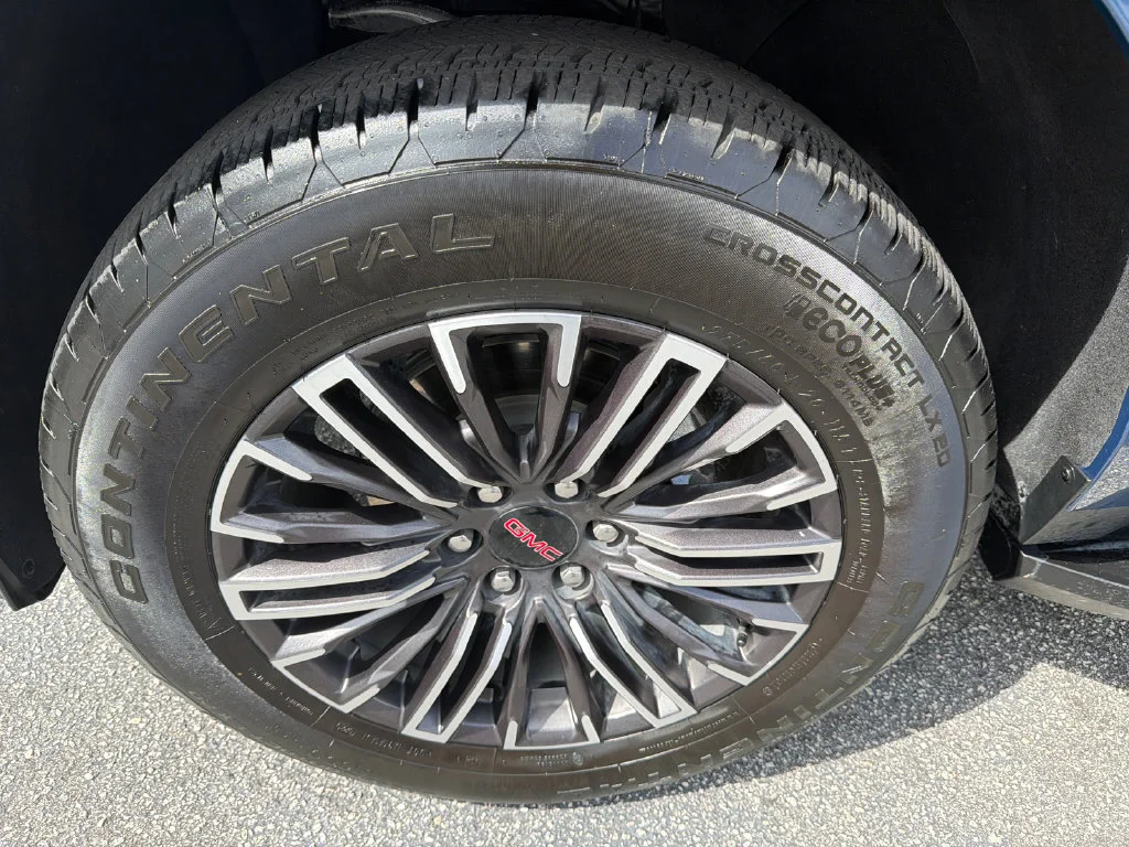 Used 2025 Blue GMC Elevation image 11