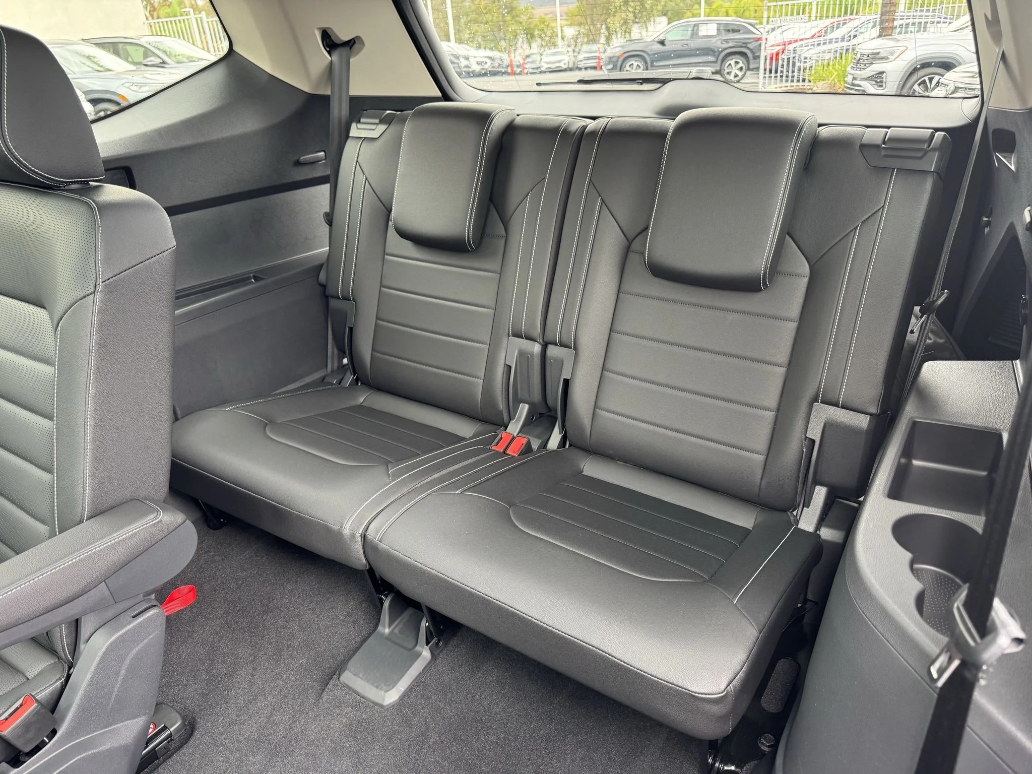Used 2025 Silver Mist Metallic Volkswagen 2.0T SEL image 31
