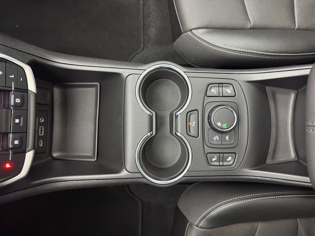 Used 2023 Sterling Metallic GMC SLT image 28