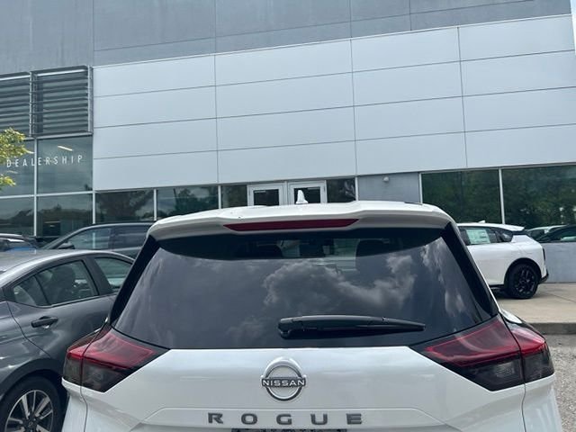 Used 2026 White Nissan SV image 5