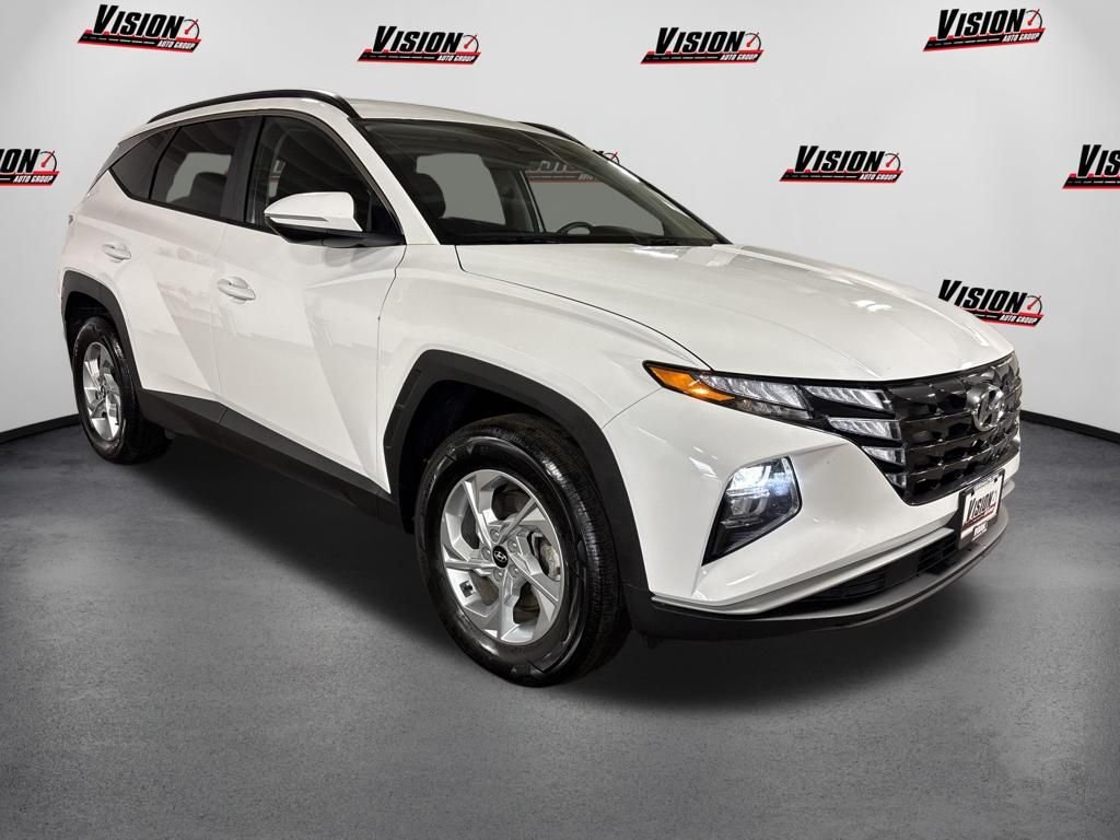 Used 2023 White Hyundai SEL image 3