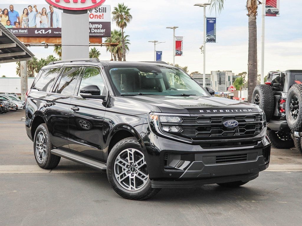 2025 Ford Expedition Active 4x4's photo