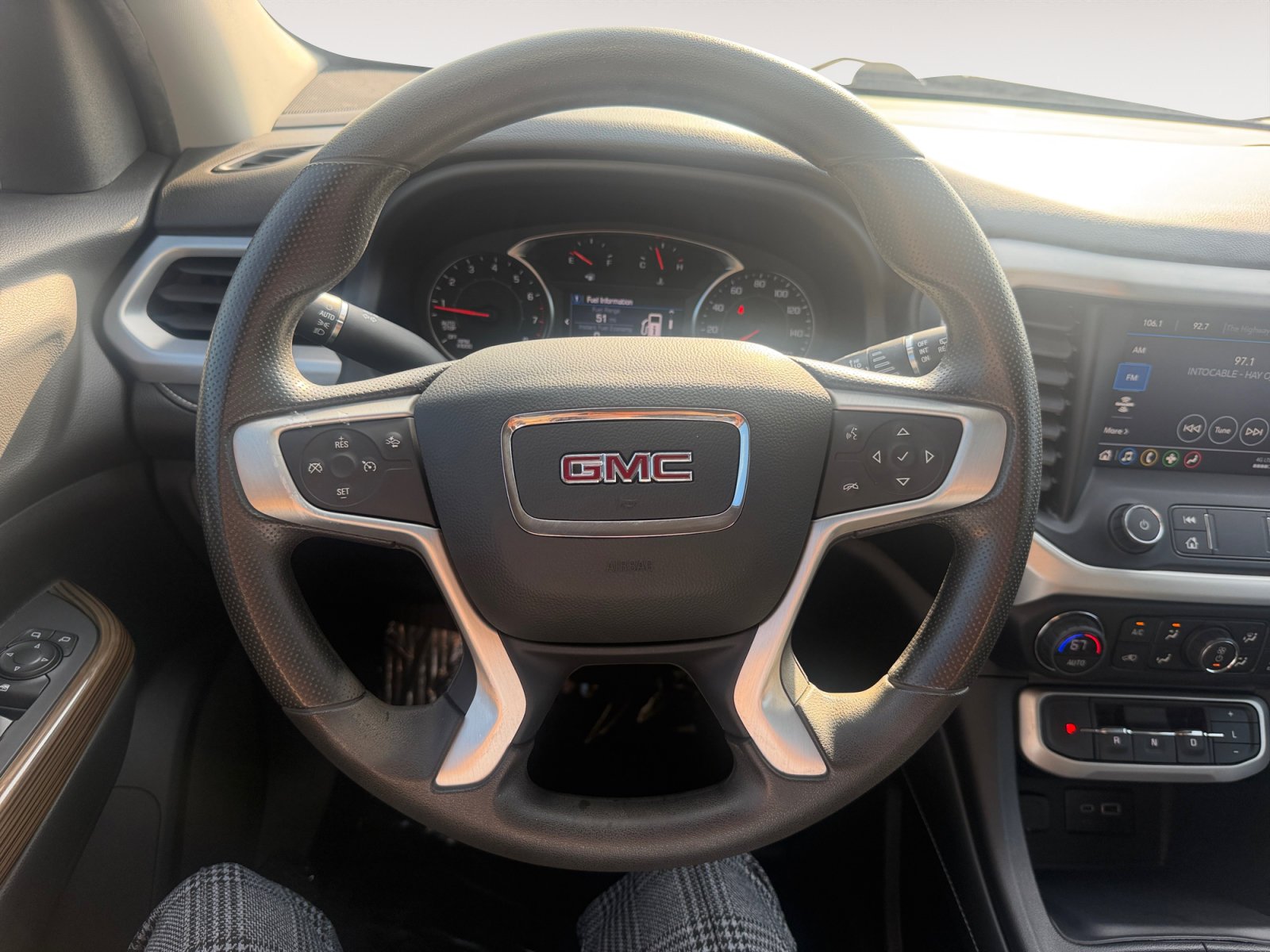Used 2022 Light Stone Metallic GMC SLE image 13