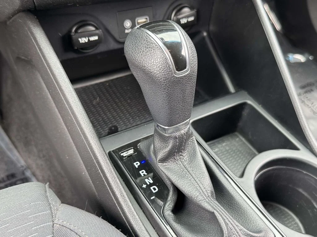 Used 2019 Blue Hyundai SE image 20