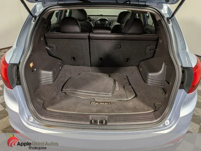 Used 2013 Blue Hyundai GLS image 8