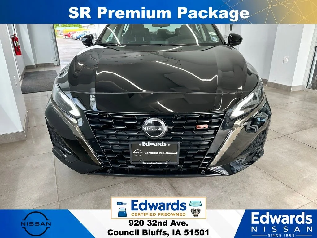 Used 2024 Black Nissan 2.5 SR image 3