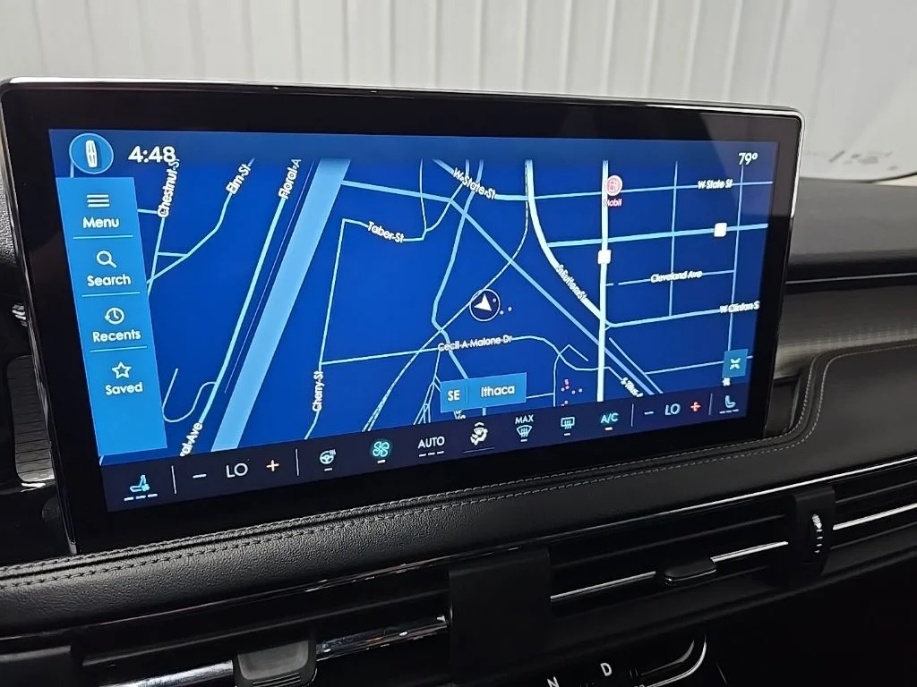 Used 2023 Radiance Metallic Lincoln Standard image 29