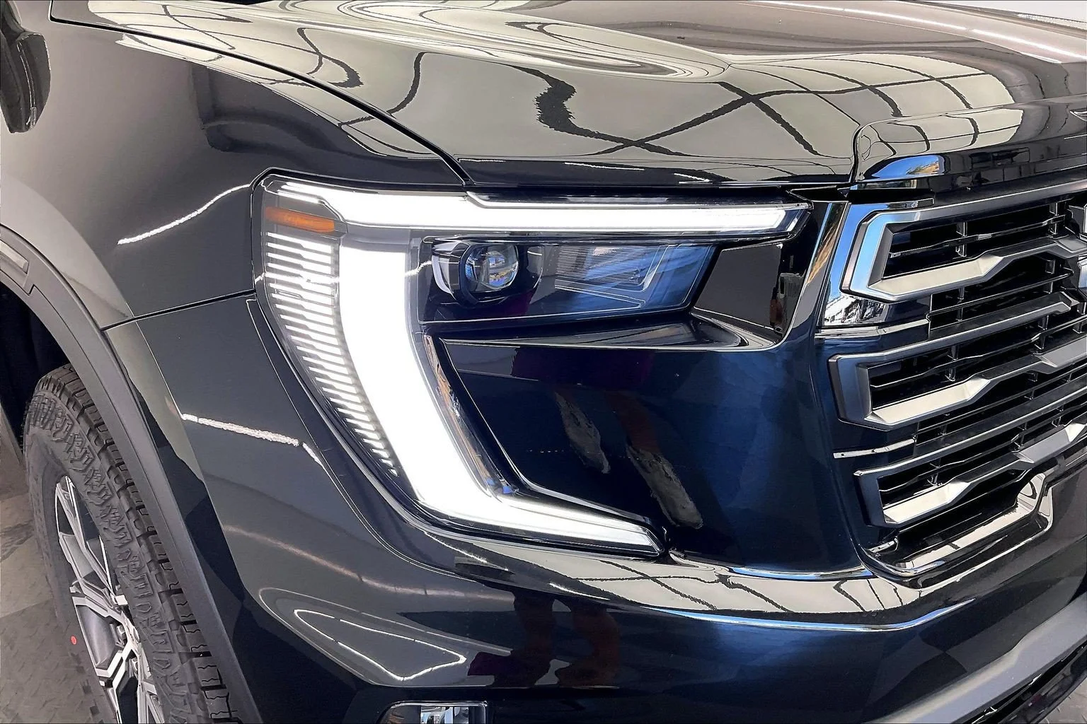 New 2026 Ebony Twilight Metallic GMC AWD AT4 image 15