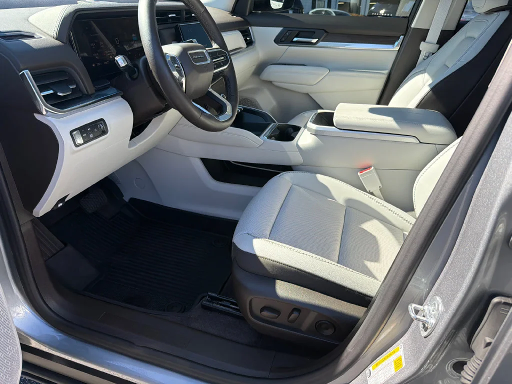 Used 2026 Silver GMC Denali image 9