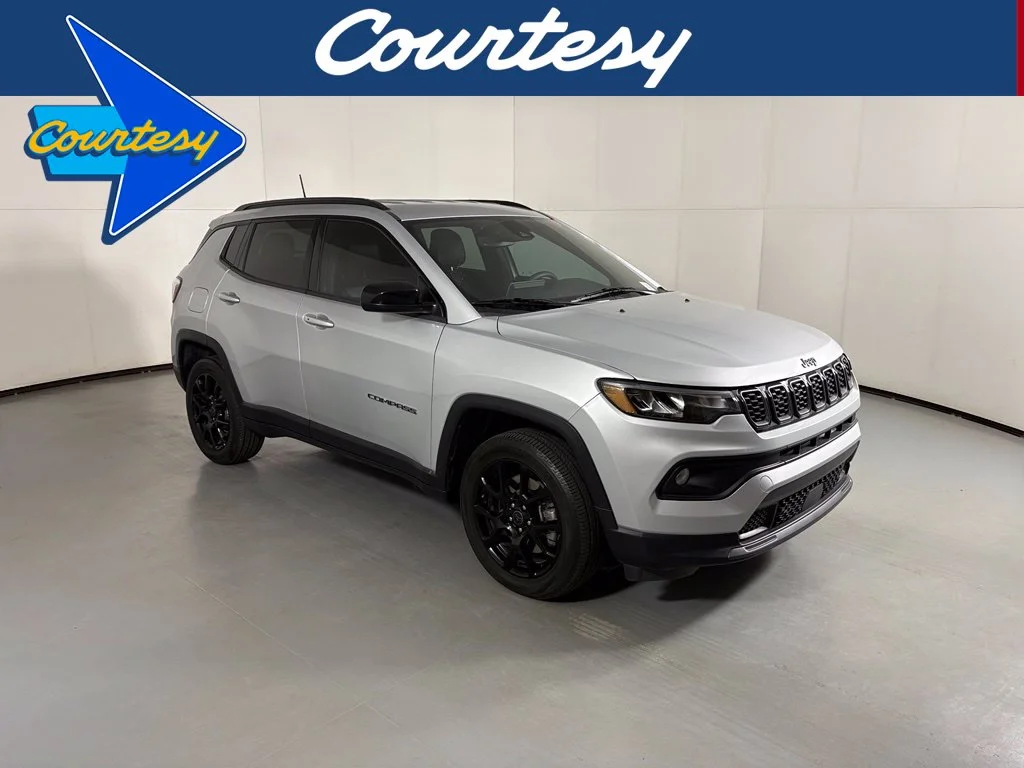 Used 2025 Silver Jeep Latitude image 1