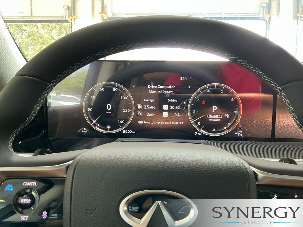New 2027 RADIANT WHITE INFINITI Luxe 4WD image 9
