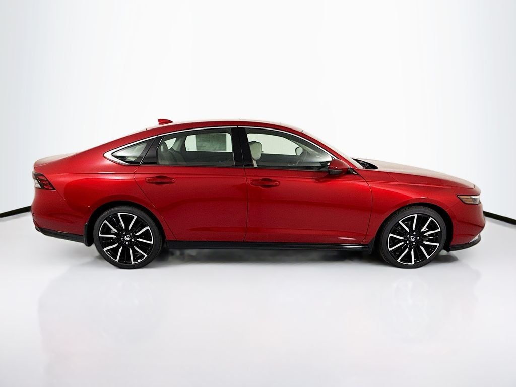 New 2026 Radiant Red Metallic Honda Touring image 4