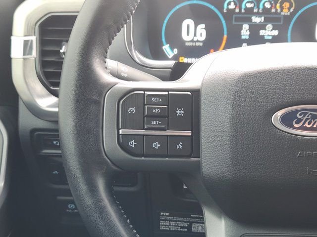 Used 2022 White Ford Lariat image 30