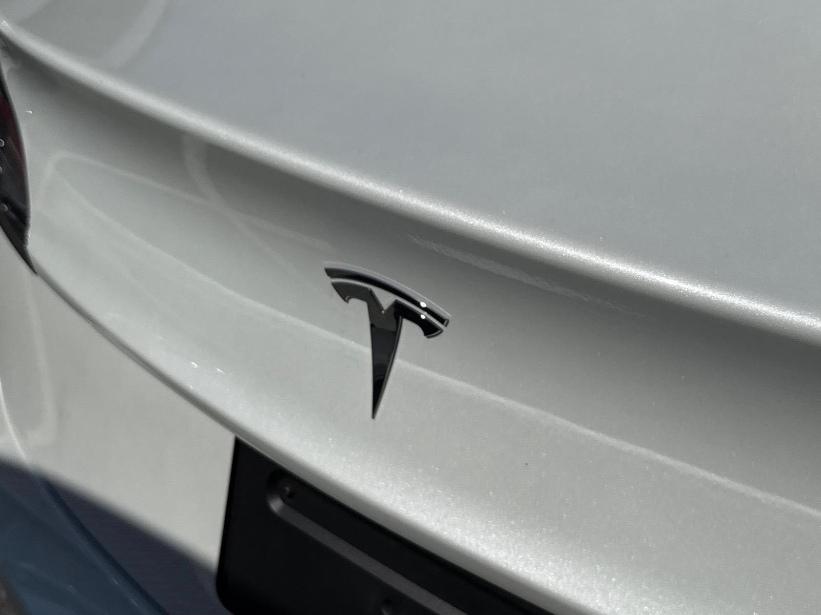 Used 2023  Tesla  image 11
