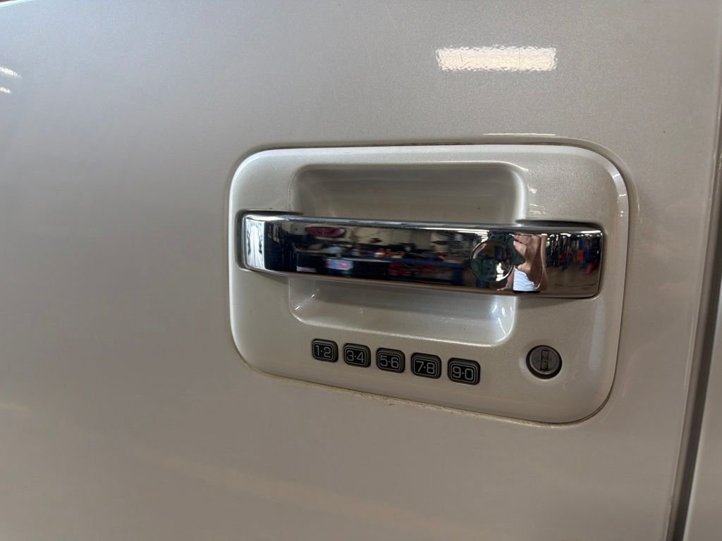 Used 2013 White Ford Platinum image 11