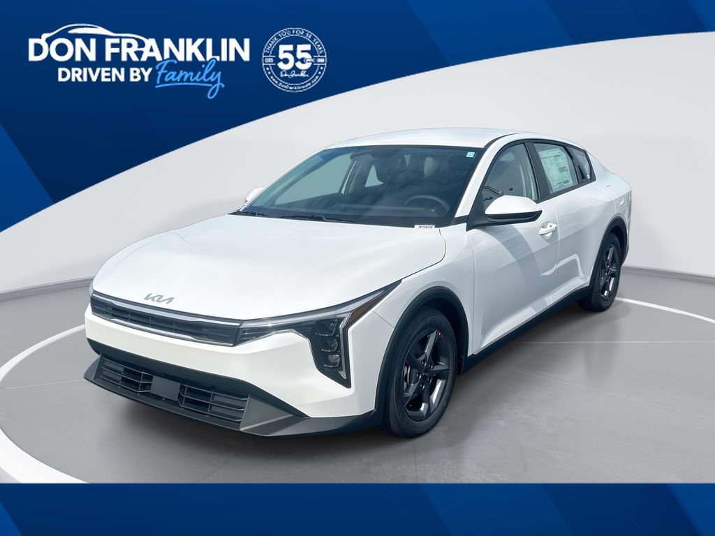 Used 2026 White Kia LXS image 1