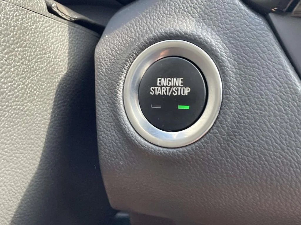 Used 2020 SUMMIT WHITE Buick Premium II image 29