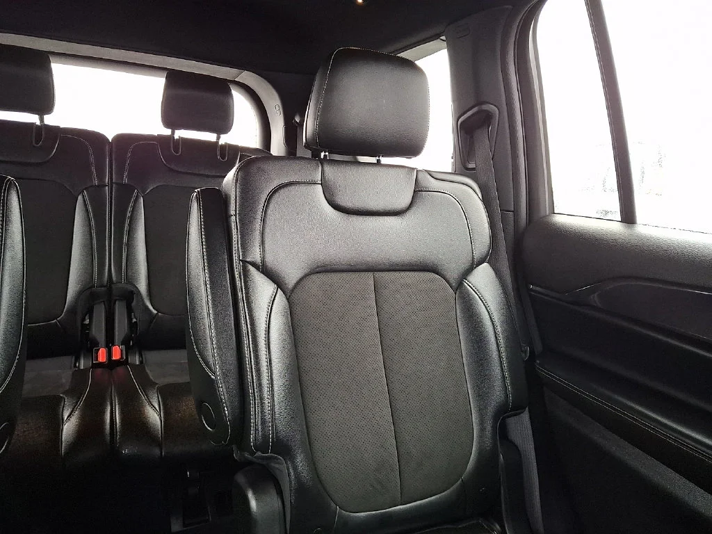Used 2023 Black Jeep Altitude image 21
