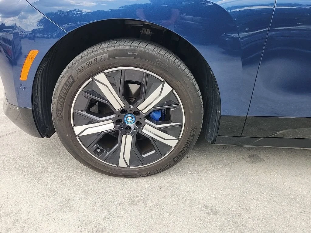 Certified Used 2023 Phytonic Blue Metallic BMW xDrive50 image 7