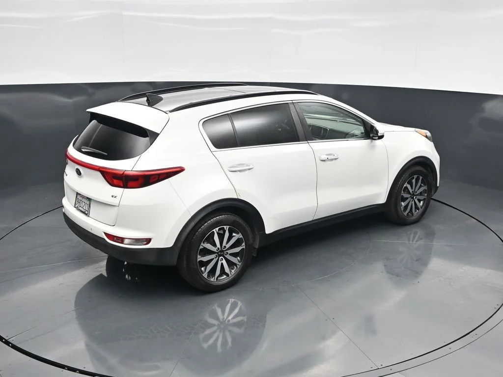 Used 2018 White Kia EX image 41