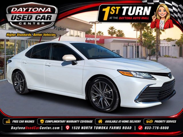 2022 Toyota Camry Hybrid XLE