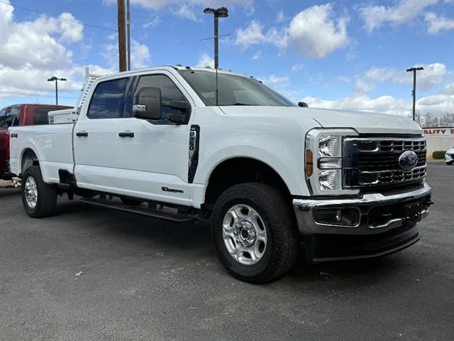 Pre-Owned 2025 Ford Super Duty F-350 SRW XLT Four-wheel Drive Truck