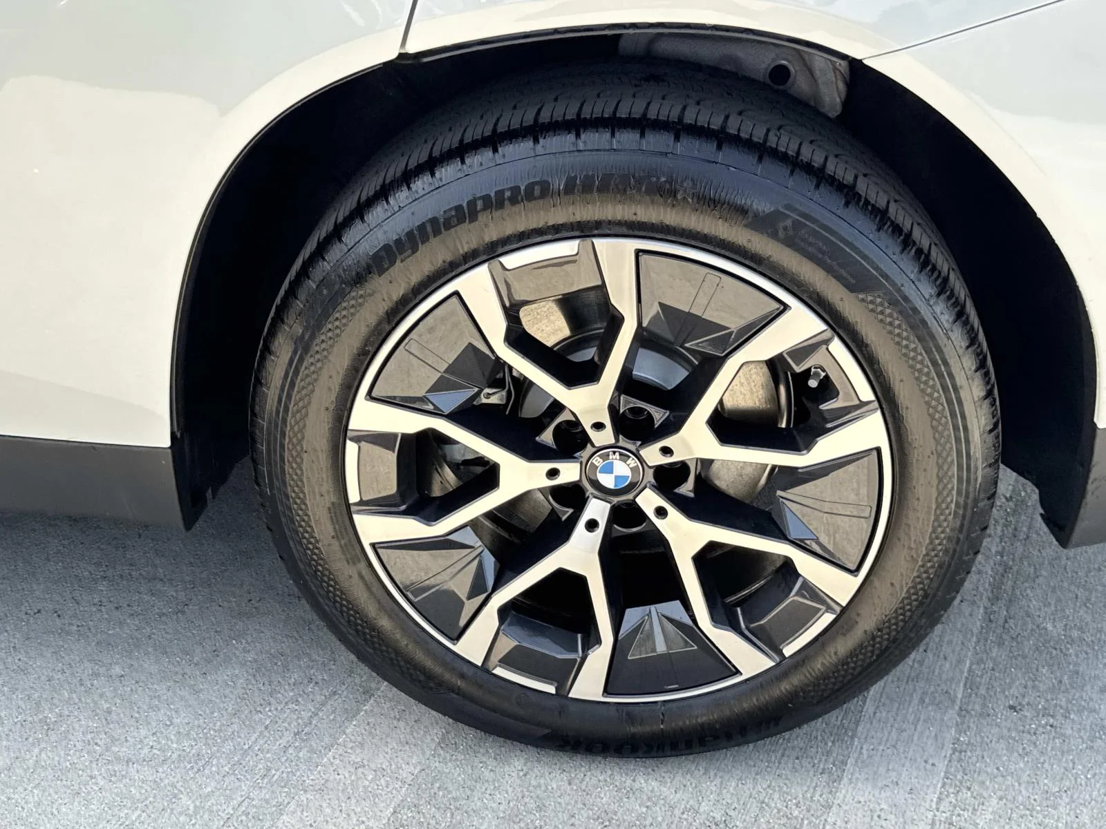 New 2026 Mineral White Metallic BMW 30 xDrive image 5