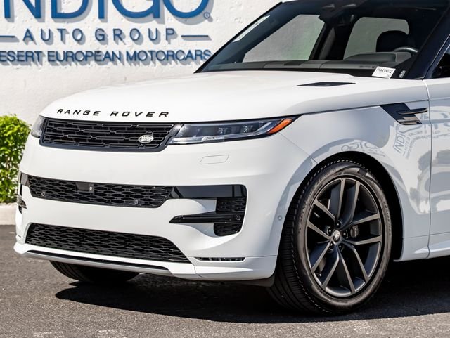 Used 2024 Fuji White Land Rover Dynamic SE image 2