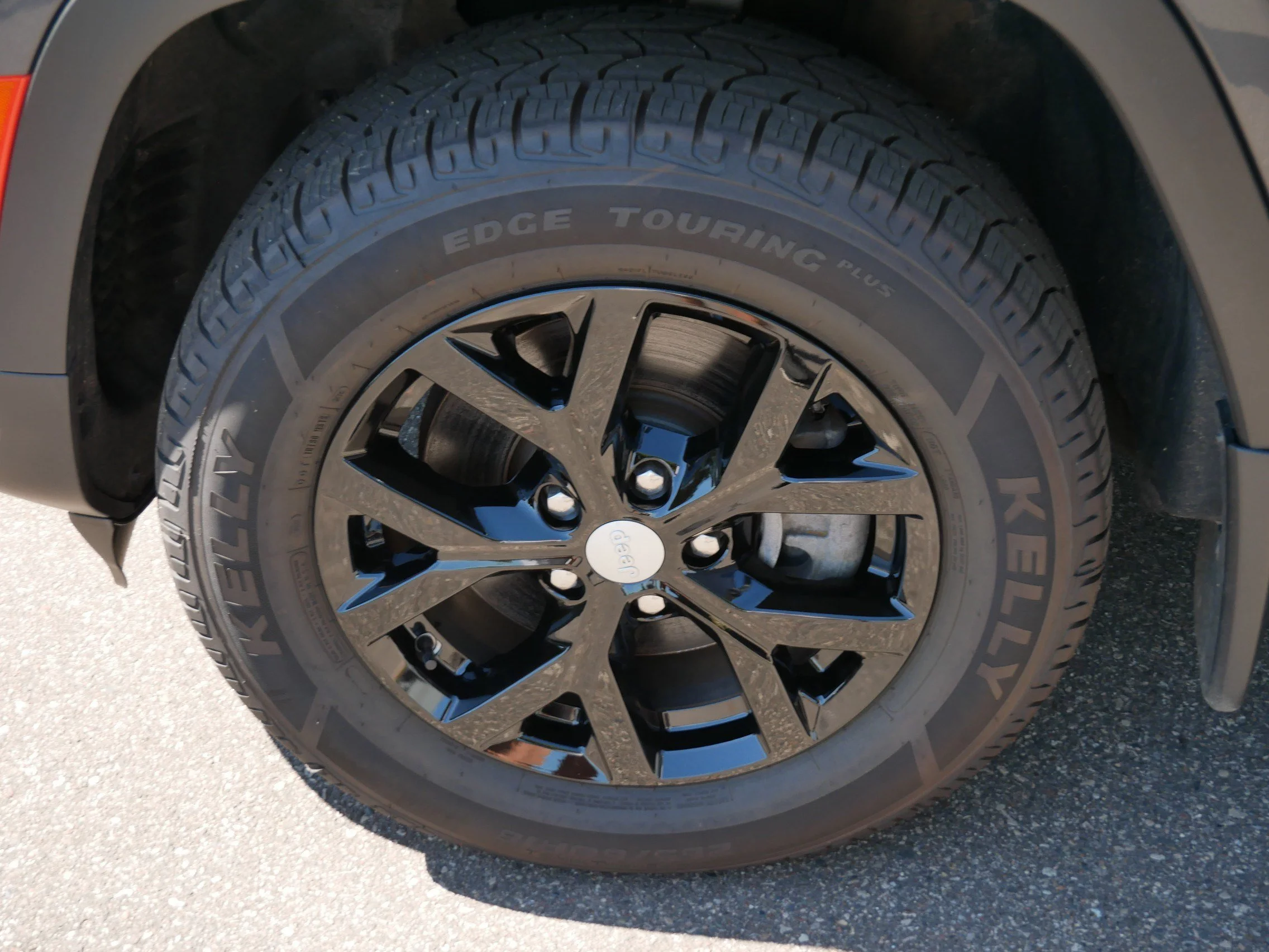 Used 2022 Baltic Gray Metallic Clearcoat Jeep Limited image 15