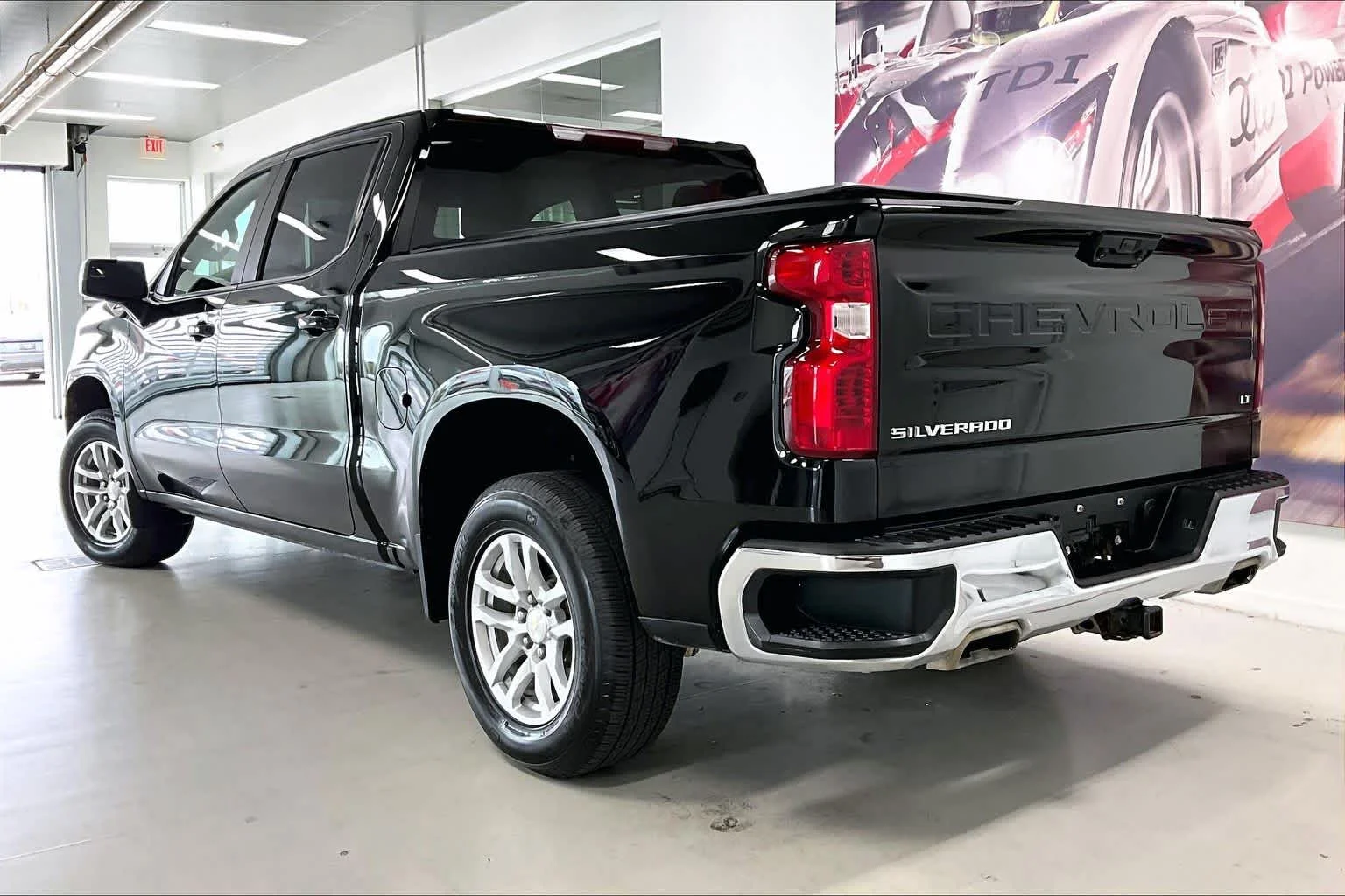 Used 2022 Black Chevrolet LT image 4