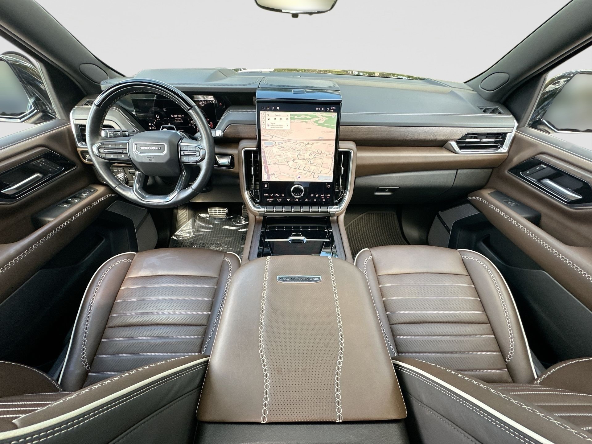 2025 GMC Yukon Denali Ultimate - Photo 21