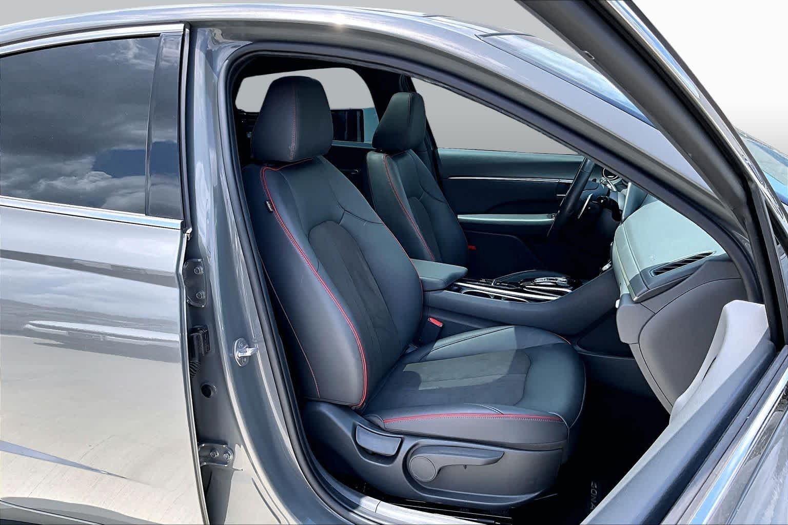 Used 2023 Hampton Gray Hyundai SEL Plus image 9