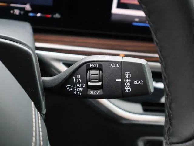 New 2026 Mineral White Metallic BMW xDrive40i image 35