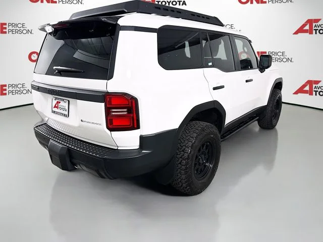 Used 2024 White Toyota 1958 image 7