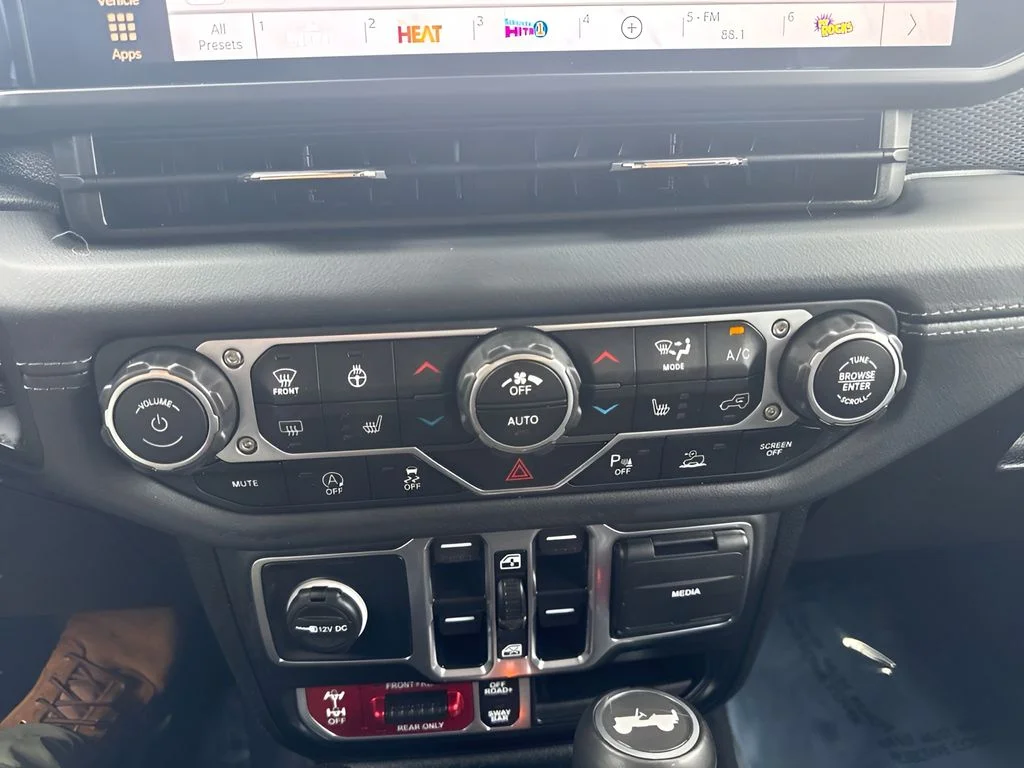 Used 2025 Green Jeep Rubicon X image 9