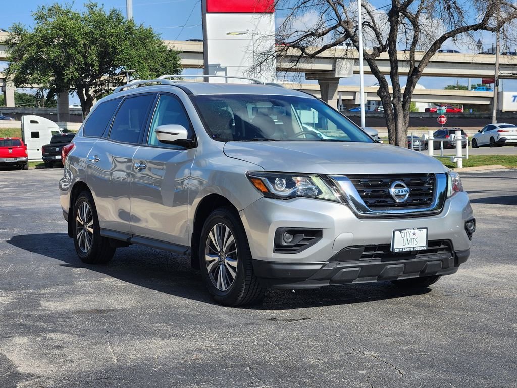 Used 2020 Silver Nissan S image 3