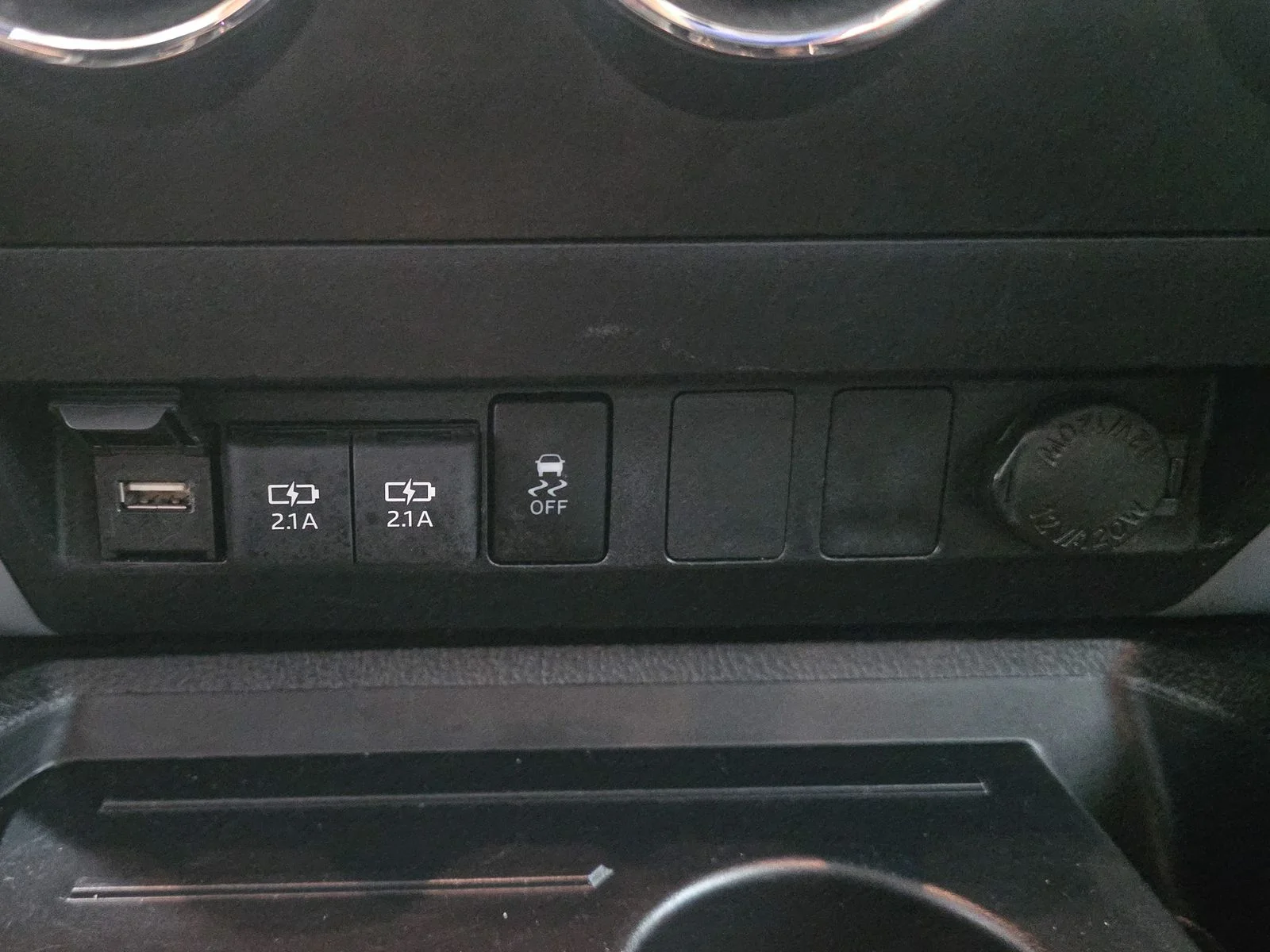 2020 Toyota Tundra SR5 - Photo 28