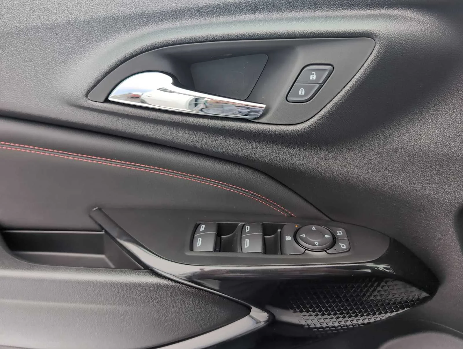 2026 Chevrolet Trax RS - Photo 22